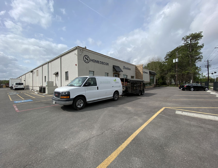 Commercial Lawn Maintenance