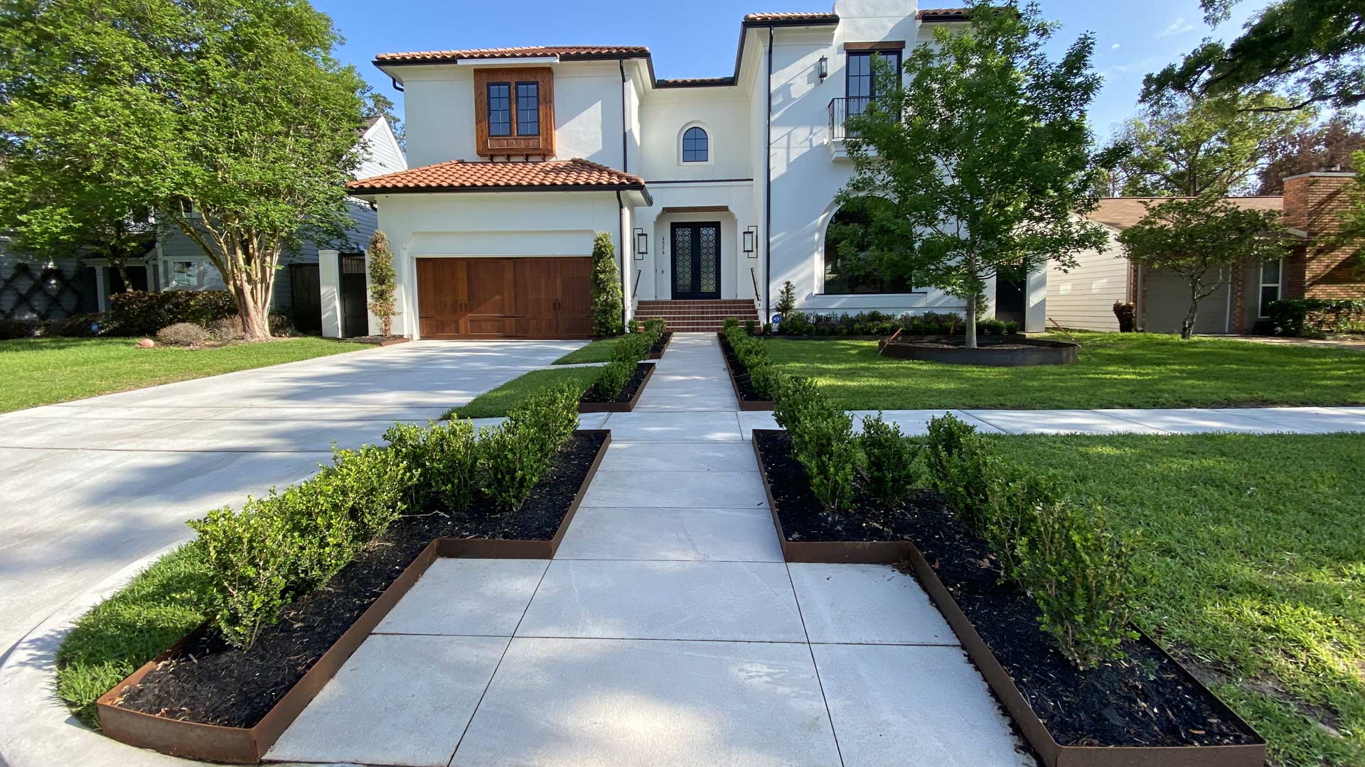 Steel landscape edging