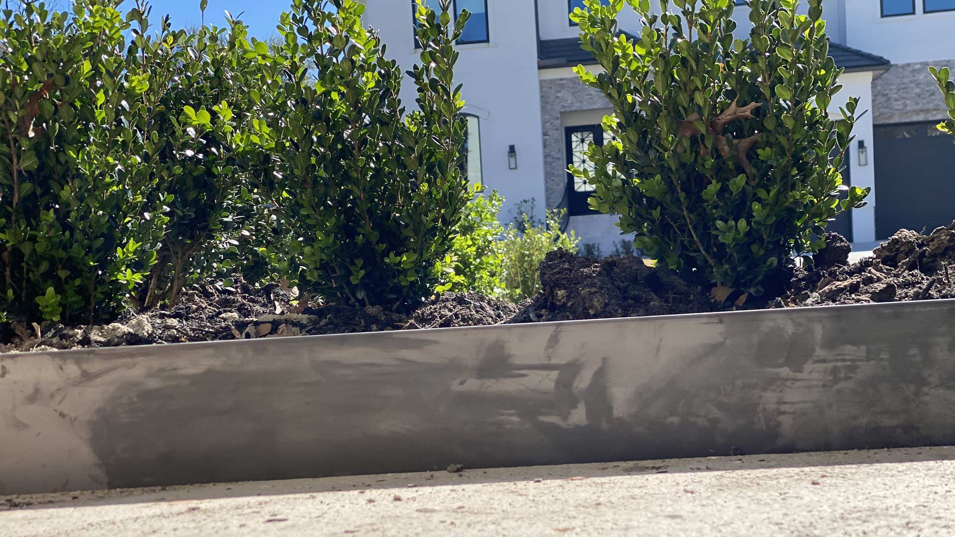 Steel landscape edging