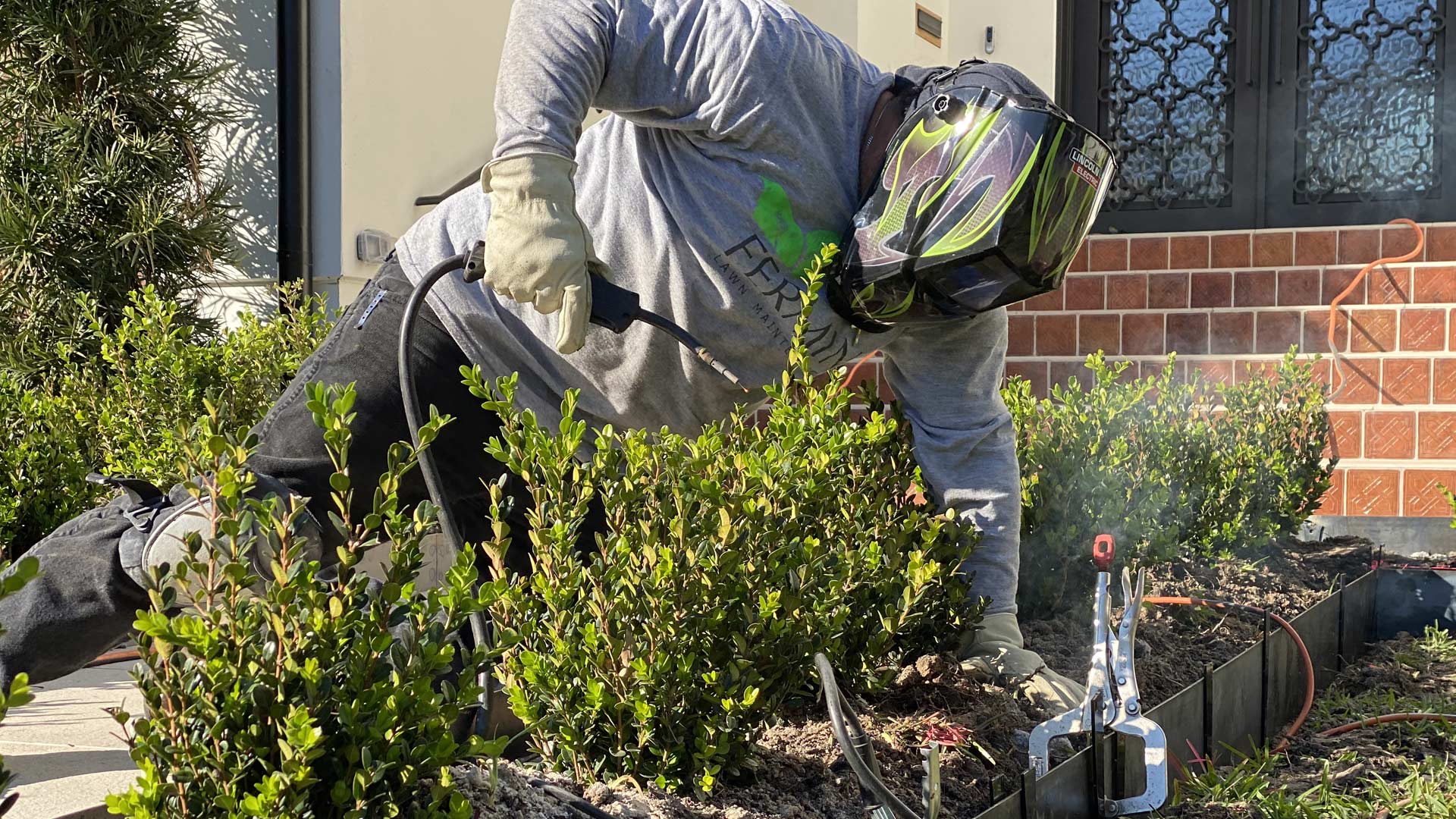 Steel landscape edging
